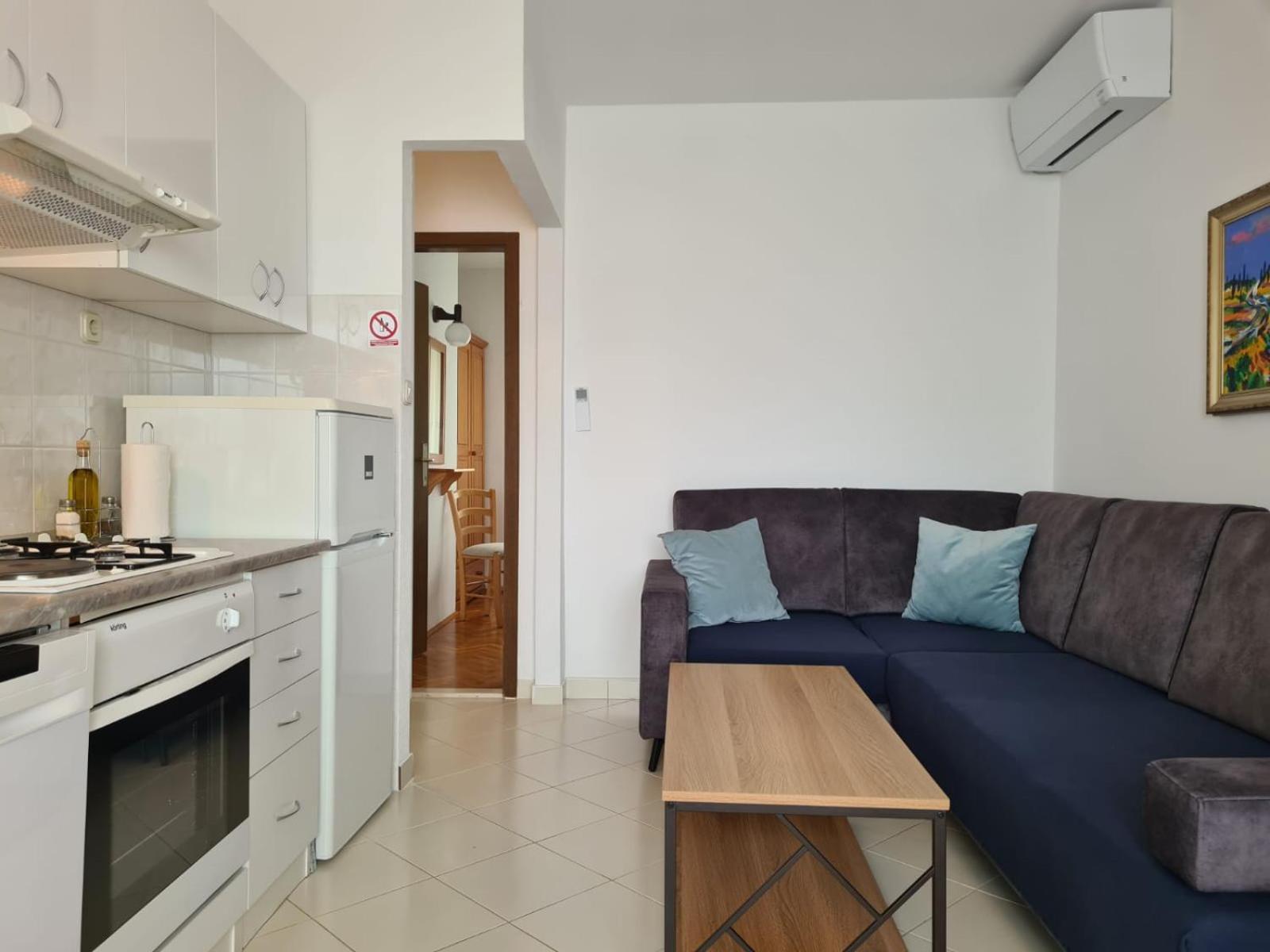 Apartments Jelena Supetar - Four Apartments - A Small House With A Private Yard - Two-Room Apartment With A Sea View - Studio Apartment - Two-Room Apartment With Garden View- Free Parking Esterno foto