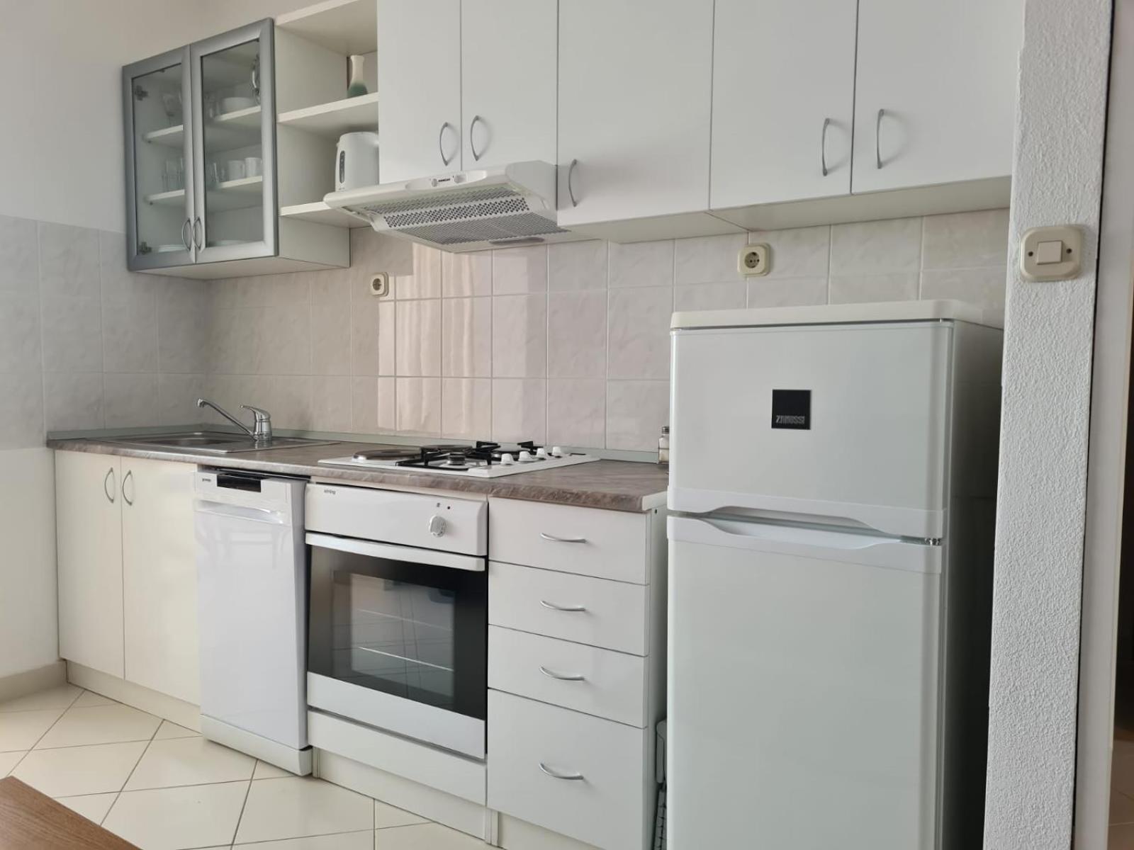 Apartments Jelena Supetar - Four Apartments - A Small House With A Private Yard - Two-Room Apartment With A Sea View - Studio Apartment - Two-Room Apartment With Garden View- Free Parking Esterno foto