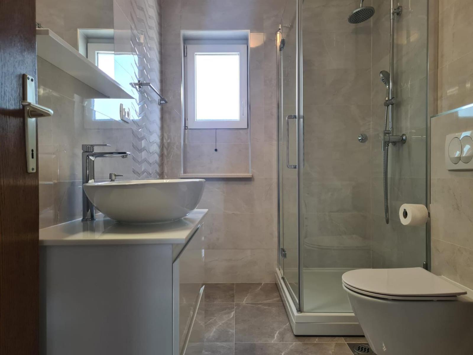 Apartments Jelena Supetar - Four Apartments - A Small House With A Private Yard - Two-Room Apartment With A Sea View - Studio Apartment - Two-Room Apartment With Garden View- Free Parking Esterno foto