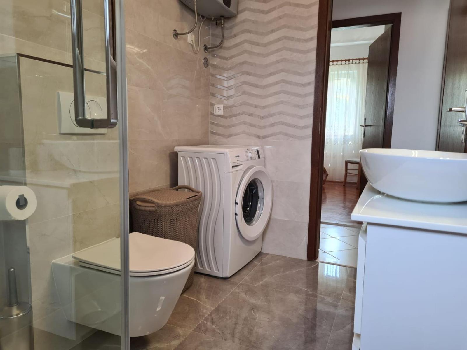 Apartments Jelena Supetar - Four Apartments - A Small House With A Private Yard - Two-Room Apartment With A Sea View - Studio Apartment - Two-Room Apartment With Garden View- Free Parking Esterno foto