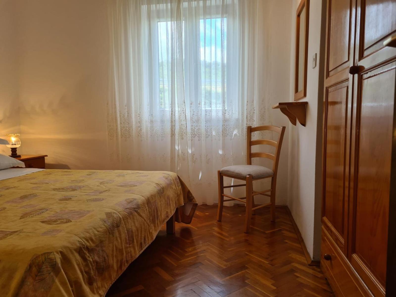 Apartments Jelena Supetar - Four Apartments - A Small House With A Private Yard - Two-Room Apartment With A Sea View - Studio Apartment - Two-Room Apartment With Garden View- Free Parking Esterno foto