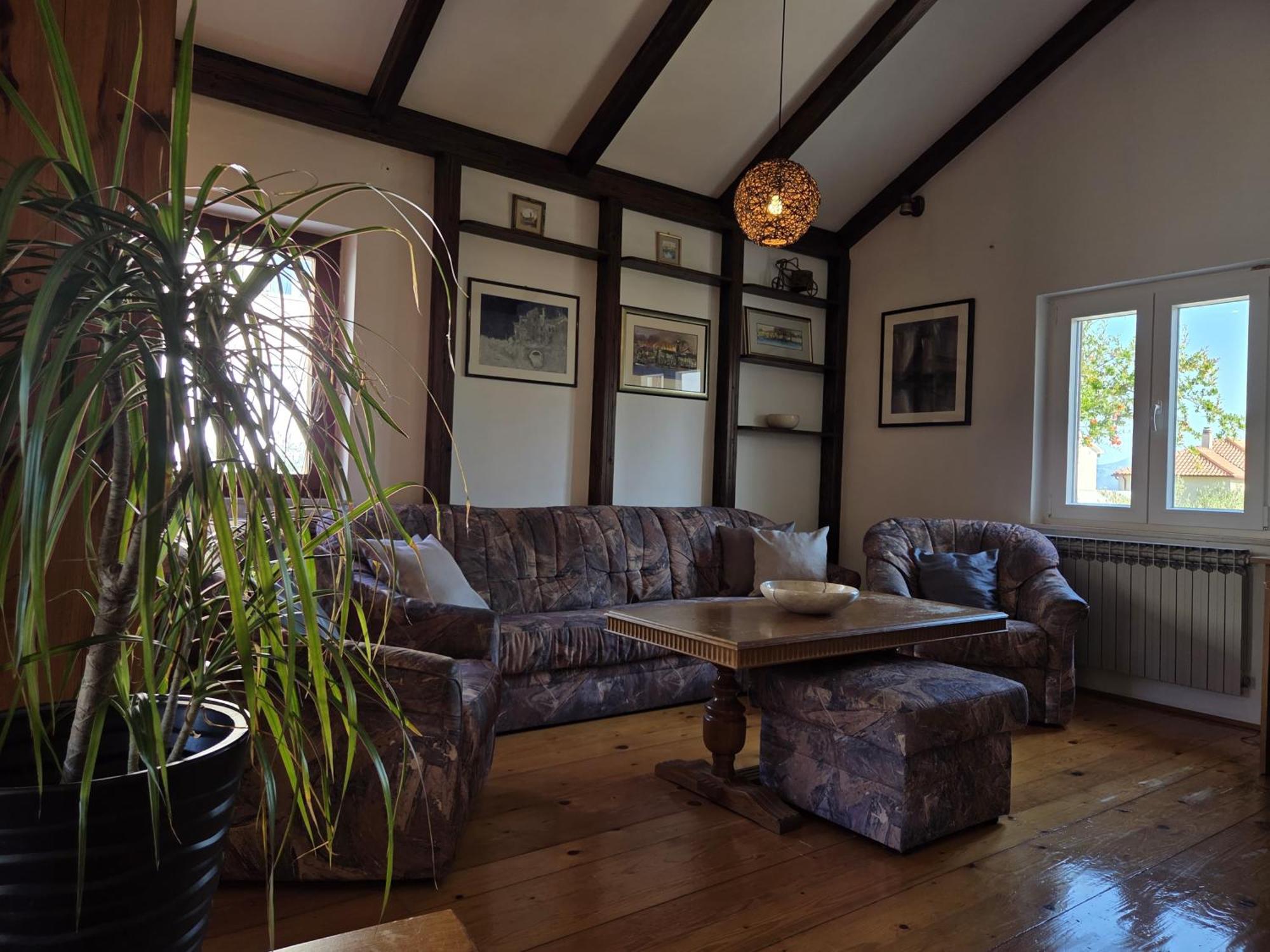 Apartments Jelena Supetar - Four Apartments - A Small House With A Private Yard - Two-Room Apartment With A Sea View - Studio Apartment - Two-Room Apartment With Garden View- Free Parking Esterno foto